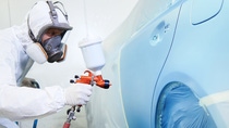 Thanks to the use of Covestro's Ultra line of coating hardeners with very low residual levels of free isocyanates, automotive refinish coatings from BASF's Coatings division can meet a new standard in industrial hygiene. © Covestro